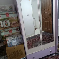 کمد لباس دخترانه به همراه پاتختی
