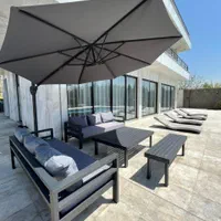 عمارت مدرن باروژ|اجارهٔ کوتاهمدت ویلا و باغ|کرج, فاز ۲ مهرشهر|دیوار