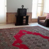 منزل مبله نزدیک  حرم شاهچراغ|اجارهٔ کوتاه‌مدت آپارتمان و سوئیت|شیراز, سیاه سنگ|دیوار