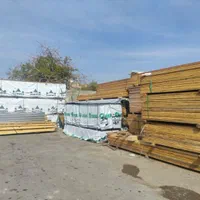 چوب. روسی تخته چند لایی پلای وود لمبه|عمده‌فروشی|اصفهان, جنیران (لادان)|دیوار