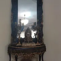 آینه و شمعدان و ساعت بسیار شیک و لوکس