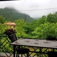 ویلا چوبی بالکندار لب رودخونه و ویو کوه و جنگل|اجارهٔ کوتاهمدت ویلا و باغ|ماسال, |دیوار