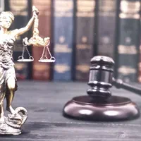 وکیل ، وکالت ، مشاوره