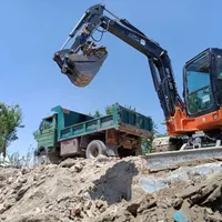 حمل نخاله توسط کارگر و بابکت(مینی بیل)خاور و نیسان|خدمات حمل و نقل|کرج, کمالشهر|دیوار
