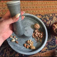 گردوشکن سنگی|ظروف پخت‌وپز|مشهد, خین عرب|دیوار