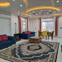 دو خوابه شیک و تمیز به همراه پارکینگ سر پوشیده