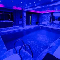 استخردار روفگاردن/بزرگ|اجارهٔ کوتاه‌مدت ویلا و باغ|بندر انزلی, قلم گوده|دیوار