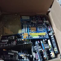 فروش و خریدار مادربرد های قدیمی وخراب کامپیوتر|قطعات و لوازم جانبی رایانه|تهران, صادقیه|دیوار
