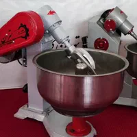 خمیرگیر خانگی و نانوایی+ تنور گلی+یخچال ایستاده|فروشگاه و مغازه|گناباد, |دیوار