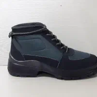 (کفش بابک ترکان)کوهنوردی و کار چرم تزریق.عمده.خرده|کیف، کفش، کمربند|تبریز, |دیوار