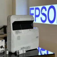 ویدئو پروژکتور Epson 696Ui|تلویزیون و پروژکتور|قم, سالاریه|دیوار