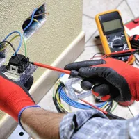 برقکاربرق کاررفع اتصالی آیفون تلفن کولرسراسرمشهد