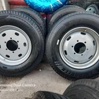 لاستیک ۲۱۵ جلو تیوبلس رینگ نیسان ۱۵ *|قطعات یدکی و لوازم جانبی|مشهد, مصلی (کارمندان اول)|دیوار