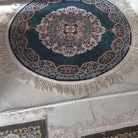 فرش گرد یک در یک