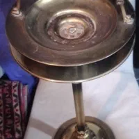 زیرسیگاری پایه ایستاده برنجی قدیمی درحدنو۵۵سانت|کلکسیون اشیاء عتیقه|تهران, شاهین|دیوار