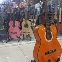 گیتار باکیفیت و ضمانت نامه(تخفیف ویژه روز دختر )