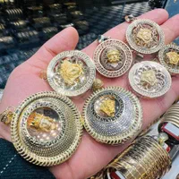 آویز ورساچ جدید کلا ۹ونیم درصد بالای تابلو|جواهرات|شیراز, بازار|دیوار