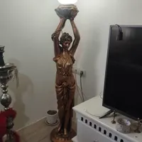 مجسمه چراغ دار