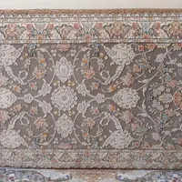 یک جفت پشتی طرح برجسته