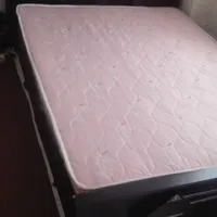 تخت و تشک و پاتختی