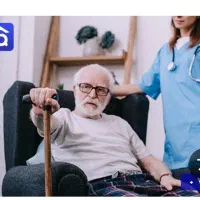 یک خانم جهت پرستاری از سالمند آقا