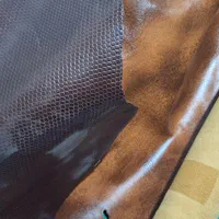 تعدادی چرم طبیعی (گاوی، بزی، شتری)