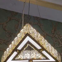 مثلثی ۳۰ پلاس|لوستر و چراغ آویز|قم, آزادگان|دیوار