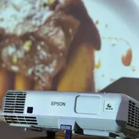 ویدیو پروژکتور EPSON ( محیط های روشن و پرنور)