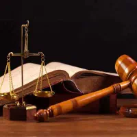 وکیل پایه یک دادگستری