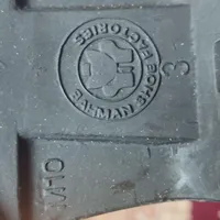 یک دست لباس سربازی سایز ۴۴ و پوتین بهمن سایز ۴۲