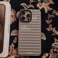 اپل iPhone 15 Pro Max با حافظهٔ ۲۵۶ گیگابایت