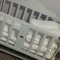 تخت و گهواره کنار مادر|تخت و صندلی بچه|خمینی‌شهر, |دیوار
