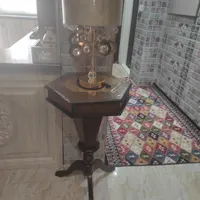 میز پایه و آباژور