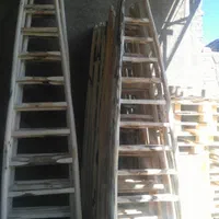 نردبان چوبی