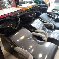 دکور آینه صندلی سرشور اصلاح اسپا آرایشگاه تخت تتو