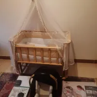تخت چوبی و نانو و کریر برقی بچه و شیردوش برقی|تخت و صندلی بچه|رشت, حمیدیان|دیوار