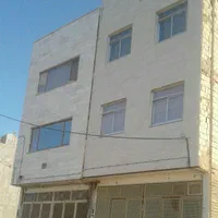 طبقه دوم اول راهنمایی 10حاشیه خیابان