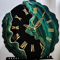 ساعت های دیواری رزینی