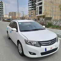 آریو اتوماتیک 1600cc، مدل ۱۳۹۵