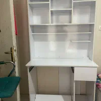 میز تحریر و میز کامپیوتر .کتابخانه