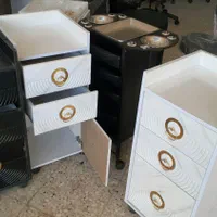 آینه کنسول میز ناخن صندلی اصلاح  صندلی آرایشگاه.|آرایشگاه و سالن‌های زیبایی|کرمانشاه, |دیوار