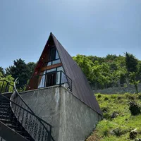 کلبه چوبی سوئیسی جنگلی نمک آبرود|اجارهٔ کوتاه‌مدت ویلا و باغ|چالوس, |دیوار