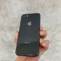 اپل iPhone 8 با حافظهٔ ۲۵۶ گیگابایت