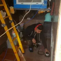نشت یابی بادستگاه نقطه زن همراه با تعمیرات صفرتاصد