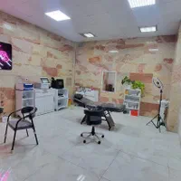 مراقبت از پوست و زیبایی با بهترین دستگاه ها و لیزر|خدمات آرایشگری و زیبایی|ساوه, |دیوار