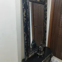 آینه قدی و دو عدد شمعدان