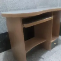 میز کامپیوتر در حد نو