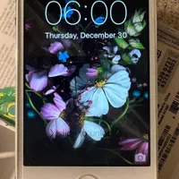 آیفون 4s/16G/با جعبه و سیم شارژر