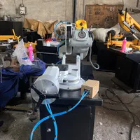 مونتاژکار سوراخ کاری -وسط کار- کارگر سنگ کاری چدن