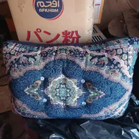 پشتی دررنگهای قهوه ای تیره وسرمه ای